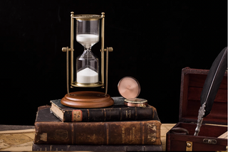 Kelvin & Hughes Vintage Hourglass (1917 Edition)