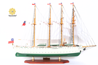 ESMERALDA Model Ship 96cm - Handcrafted Wooden Sailing Ship Display