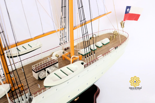ESMERALDA Model Ship 96cm - Handcrafted Wooden Sailing Ship Display