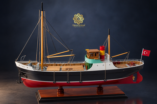 La Toison D'or Fictional Ship Model 58cm - Handcrafted Wooden Comic-Inspired Display