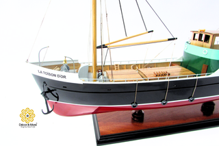 La Toison D'or Fictional Ship Model 58cm - Handcrafted Wooden Comic-Inspired Display