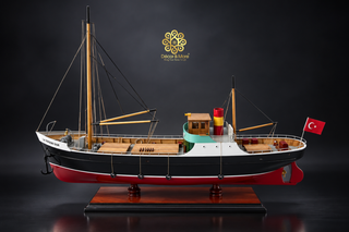 La Toison D'or Fictional Ship Model 58cm - Handcrafted Wooden Comic-Inspired Display