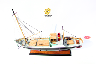 La Toison D'or Fictional Ship Model 58cm - Handcrafted Wooden Comic-Inspired Display