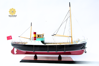 La Toison D'or Fictional Ship Model 58cm - Handcrafted Wooden Comic-Inspired Display