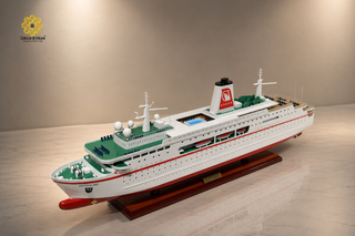 MS Deutschland Wooden Cruise Ship Model 88cm – Handcrafted Ocean Liner Display