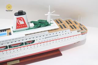 MS Deutschland Wooden Cruise Ship Model 88cm – Handcrafted Ocean Liner Display