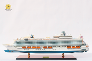 MS Oasis of the Seas Wooden Ship Model 90cm - Handcrafted Cruise Ship Replica
