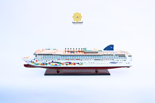 NORWEGIAN STAR Cruise Ship Model 100cm - Handcrafted Wooden Display