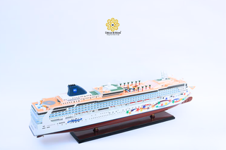 NORWEGIAN STAR Cruise Ship Model 100cm - Handcrafted Wooden Display