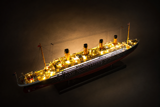 RMS Titanic Wooden Ship Model 100cm with Lights - Special Edition