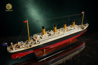 RMS Titanic Wooden Ship Model 100cm with Lights - Special Edition