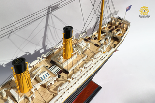 RMS Titanic Wooden Ship Model 100cm with Lights - Special Edition