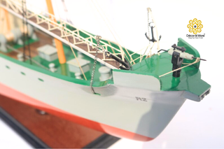 WHALE CATCHER R2 Wooden Ship Model 80cm - Handcrafted Nautical Display
